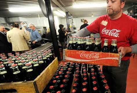 The Coca-Cola Company anunció la inversión de US$300 millones para un mayor crecimiento en Vietnam. (Foto Prensa Libre: AP)