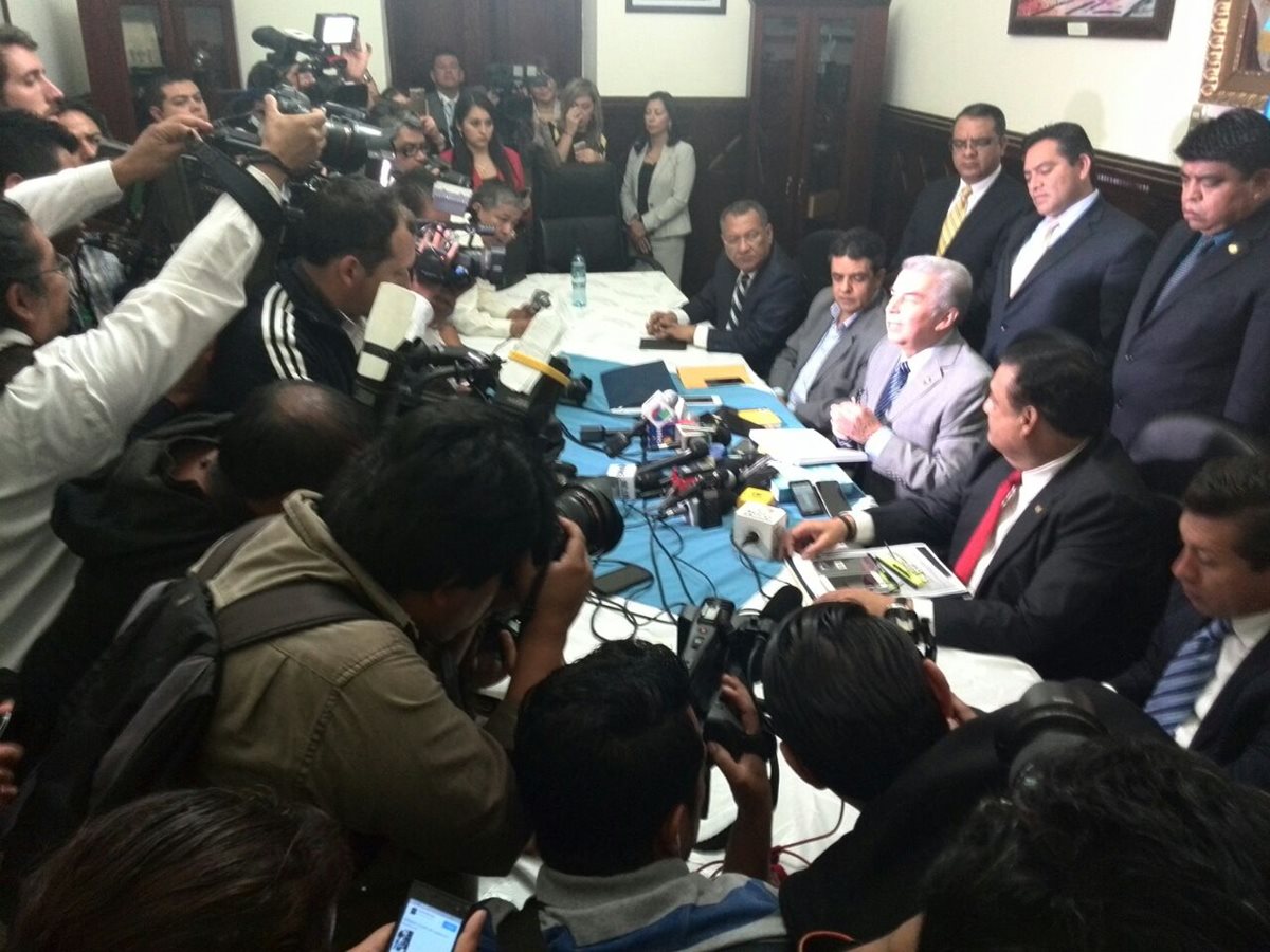 La Comisión Permanente del Congreso estudiará  la solicitud de antejuicio contra el presidente Pérez Molina. (Foto Prensa Libre: Hemeroteca PL)