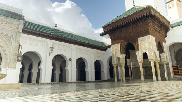 La mezquita, que es parte del complejo junto a la universidad y la biblioteca, solo permite el ingreso de musulmanes. CHRIS GRIFFITHS