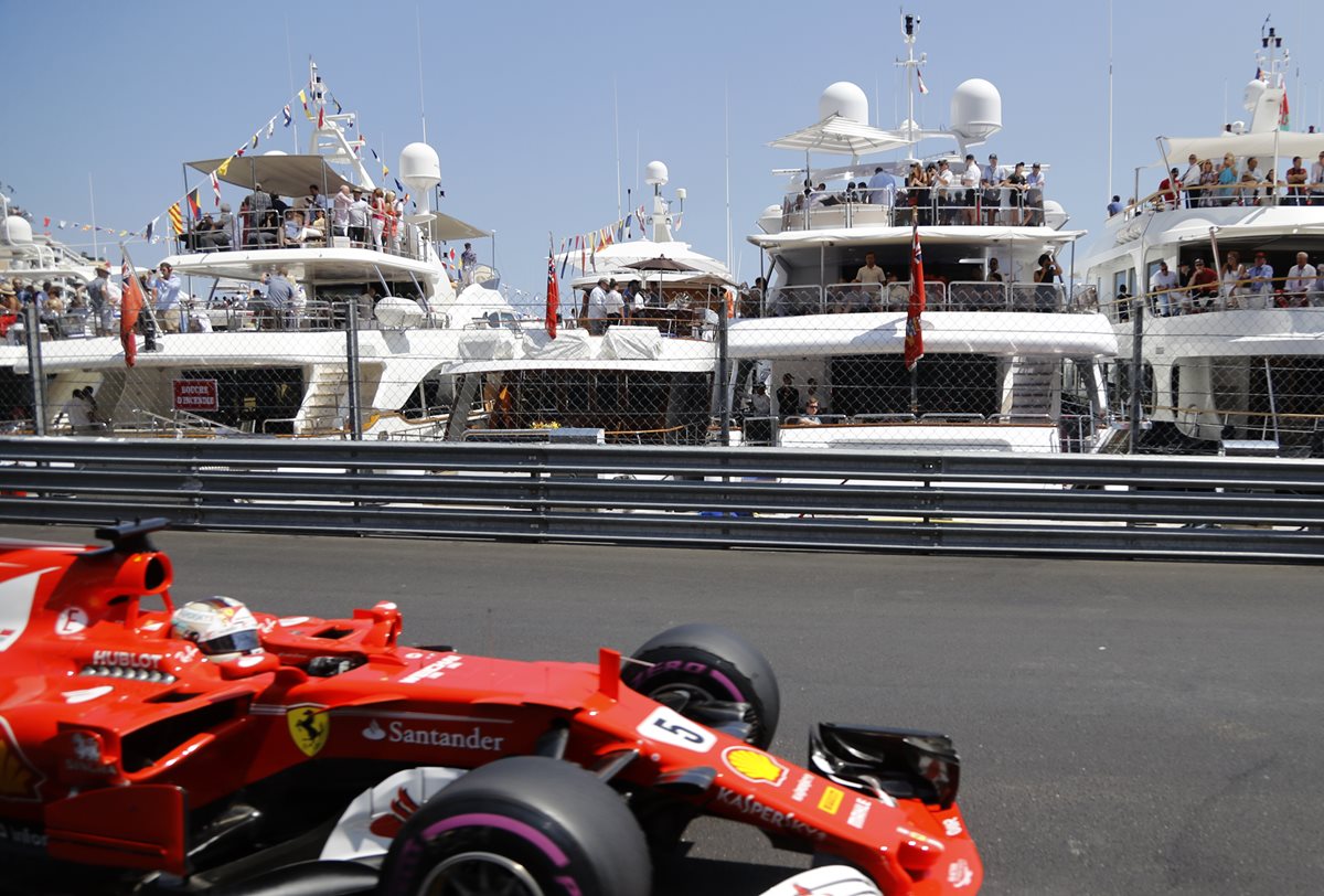 Vettel triunfa en Mónaco y amplía su ventaja