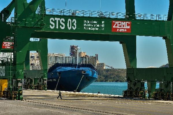 Panorámica del puerto Mariel, Cuba,  cuya primera fase ya quedó terminada. (Foto Prensa Libre: AFP)