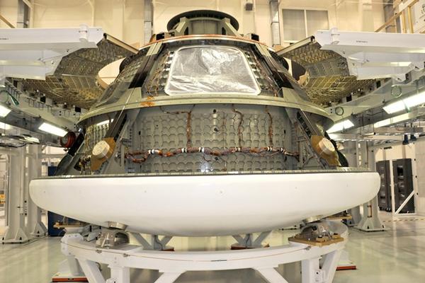 Nave Orion, en el Centro Espacial Kennedy. (Foto Prensa Libre: AFP)