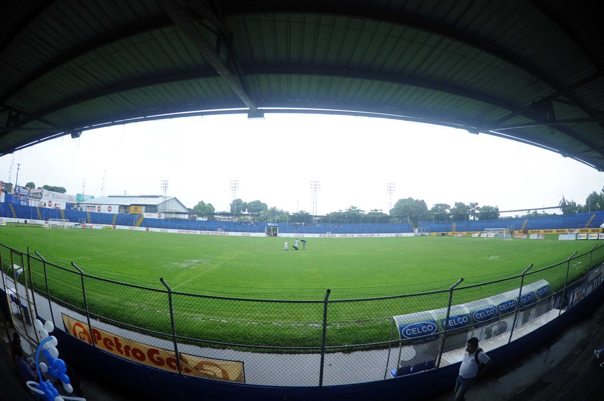 El estadio Carlos Salazar podría ser protagonista de otro partido suspendido por lluvia.