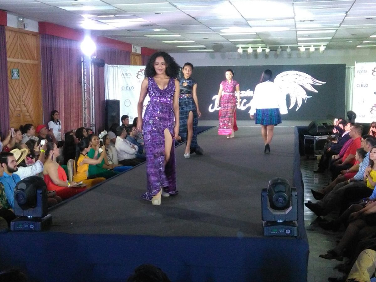 Los Jab'el Fashion Awards llenan de estilo a Panajachel