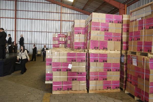 La junta de licitación del Mineduc declaró desierto el proceso para adquirir los textos en agosto último, y hasta ahora el Ministerio planea hacer la compra.