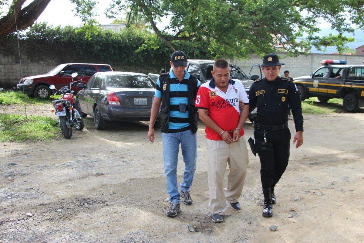 Rony Franco es sindicado de lavado de dinero y otros activos, supuestamente vendía vehículos como negocio de fachada. (Foto Prensa Libre: PNC)