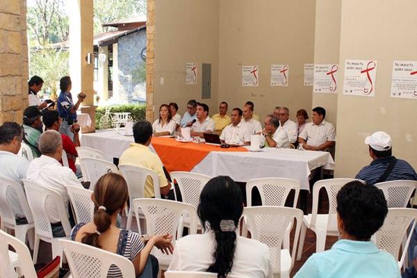 El anuncio sobre el comienzo de las jornadas fue llevado a cabo este lunes en la cabecera.  (Foto Prensa Libre: Rolando Miranda)<br _mce_bogus="1"/>