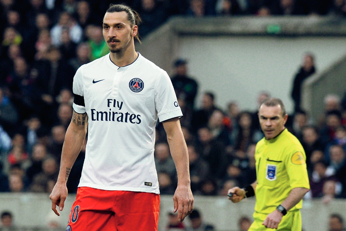 Zlatan Ibrahimovic a pesar de haber pedido disculpas por su comentario, este sigue causando conmoción en Francia. (Foto Prensa Libre: AFP)