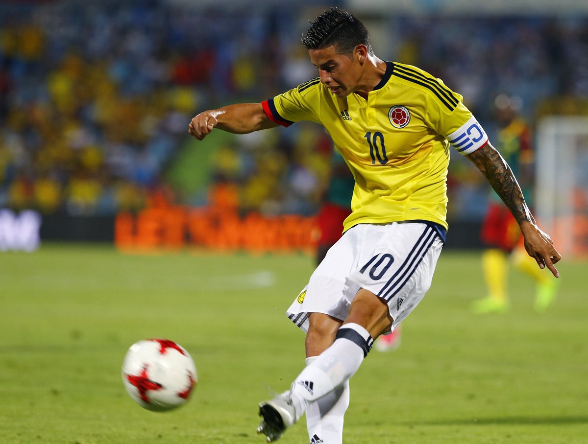 James Rodríguez volvió a ser una de las figuras de la selección de Colombia en la goleada contra Camerún. (Foto Prensa Libre: EFE)