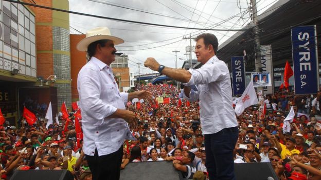 La Alianza de Oposición, que tiene como candidato a Salvador Nasralla y pero es coordinada por el expresidente Manuel Zelaya, promete derogar la ley de las ZEDE.AFP