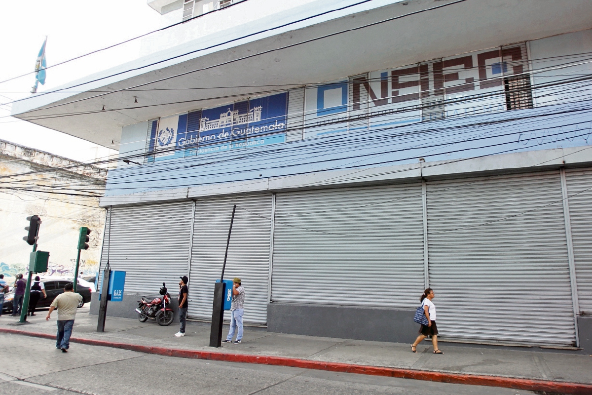 sede de la Oficina Nacional de Servicio Civil, en la zona 1 capitalina. (Foto Prensa Libre: ESBIN GARCIA)
