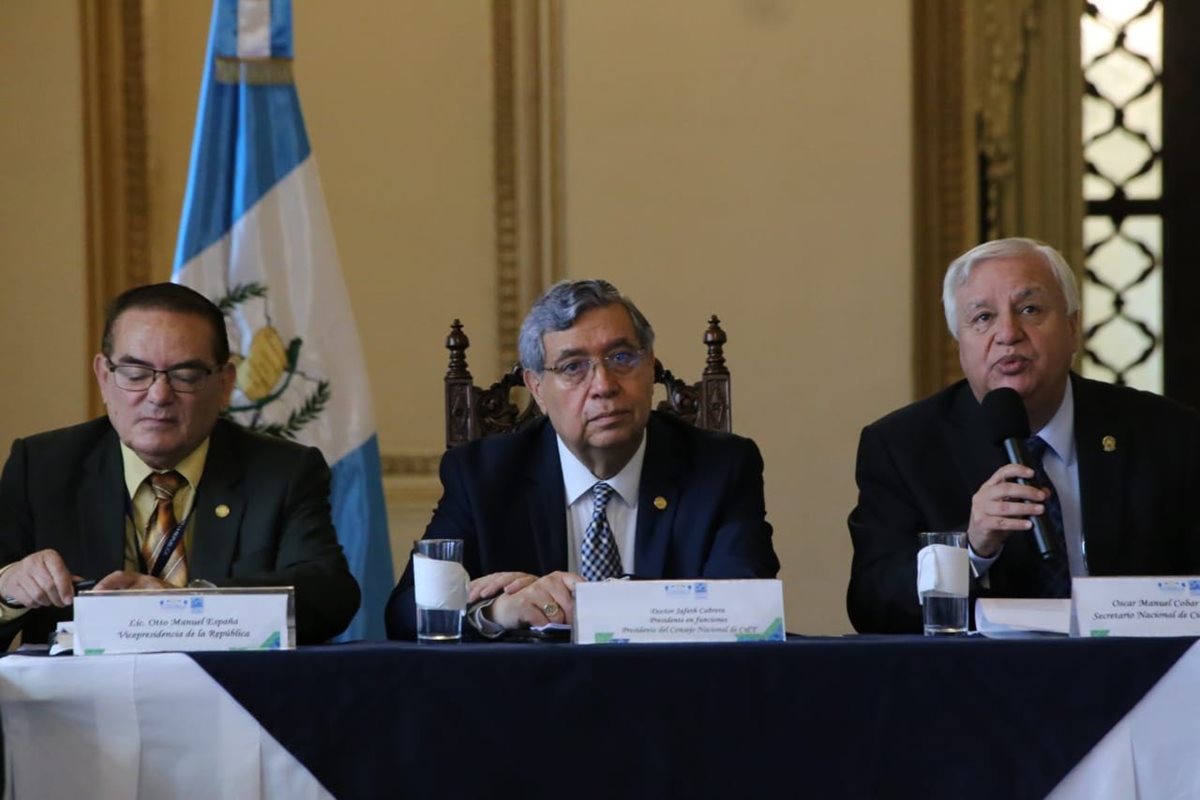 El vicepresidente Jafeth Cabrera preside la Comisión Presidencial de Ciencia y Tecnología. (Foto Prensa Libre: Vicepresidencia)