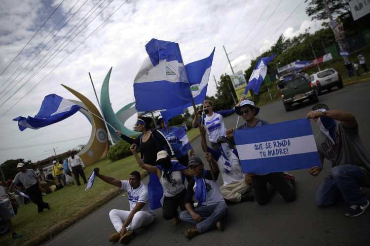 Caravana de vehículos en Managua, recorrió varias calles y avenidas de la capital nicaragüense, exigen el desarme de los grupos afines a Daniel Ortega.