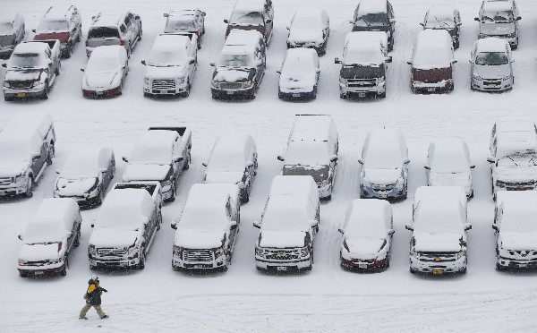 La nieve cae en las calles de Nueva York. (Foto Prensa Libre:EFE).