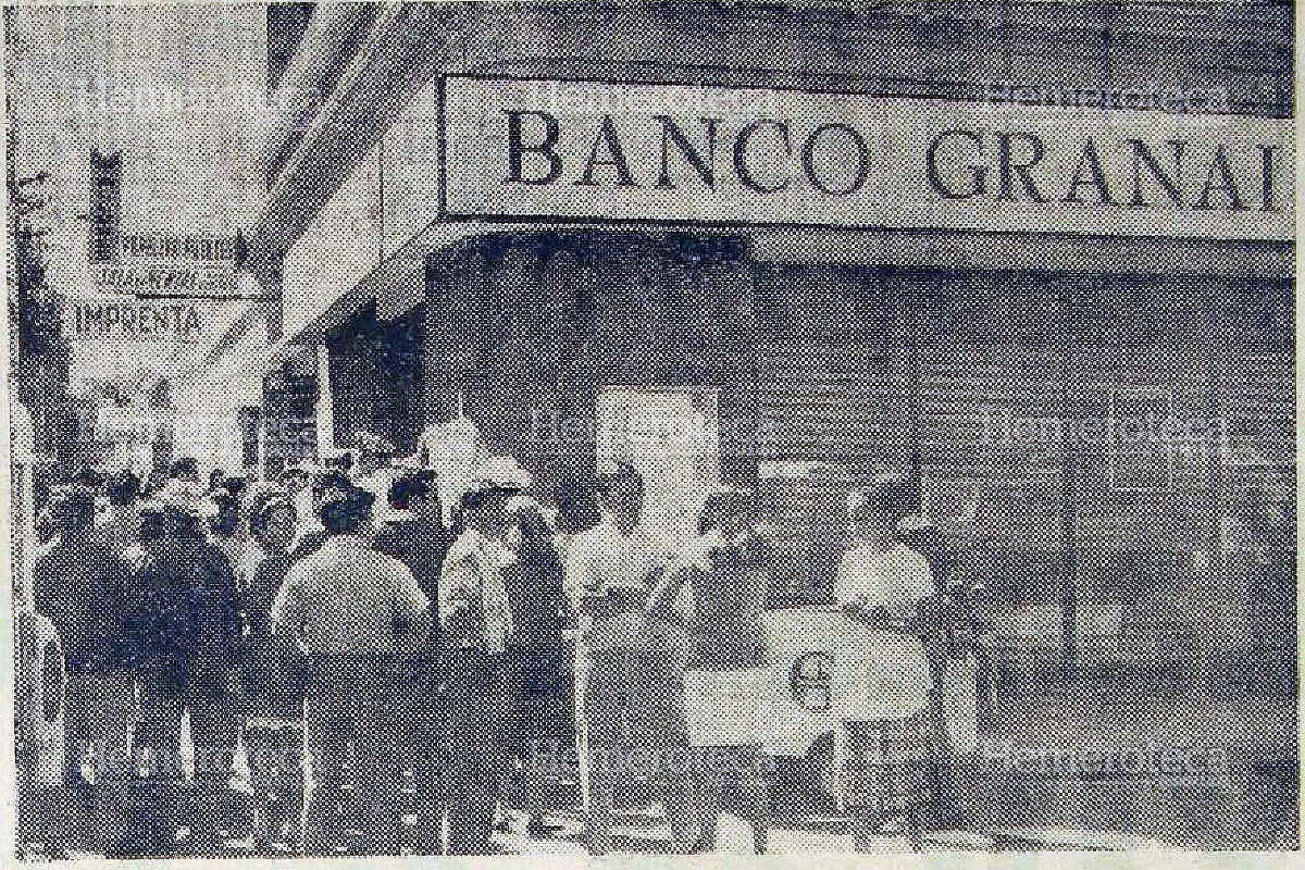 Una agencia bancaria de los años setenta. Foto: Hemeroteca PL