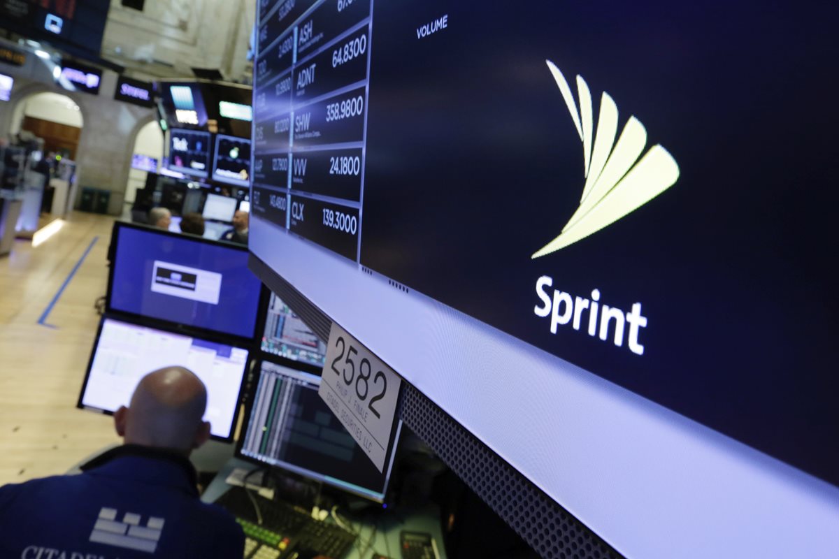 Las tres compañías han pactado negociar de forma exclusiva por un periodo de dos meses la posibilidad de forjar una alianza. (Foto Prensa Libre: AP)