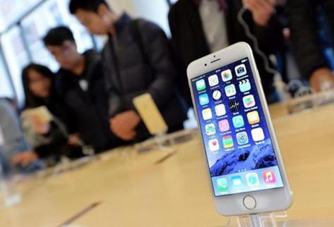 El iPhone 6 ya se vende en Guatemala. (Foto Prensa Libre: EFE)