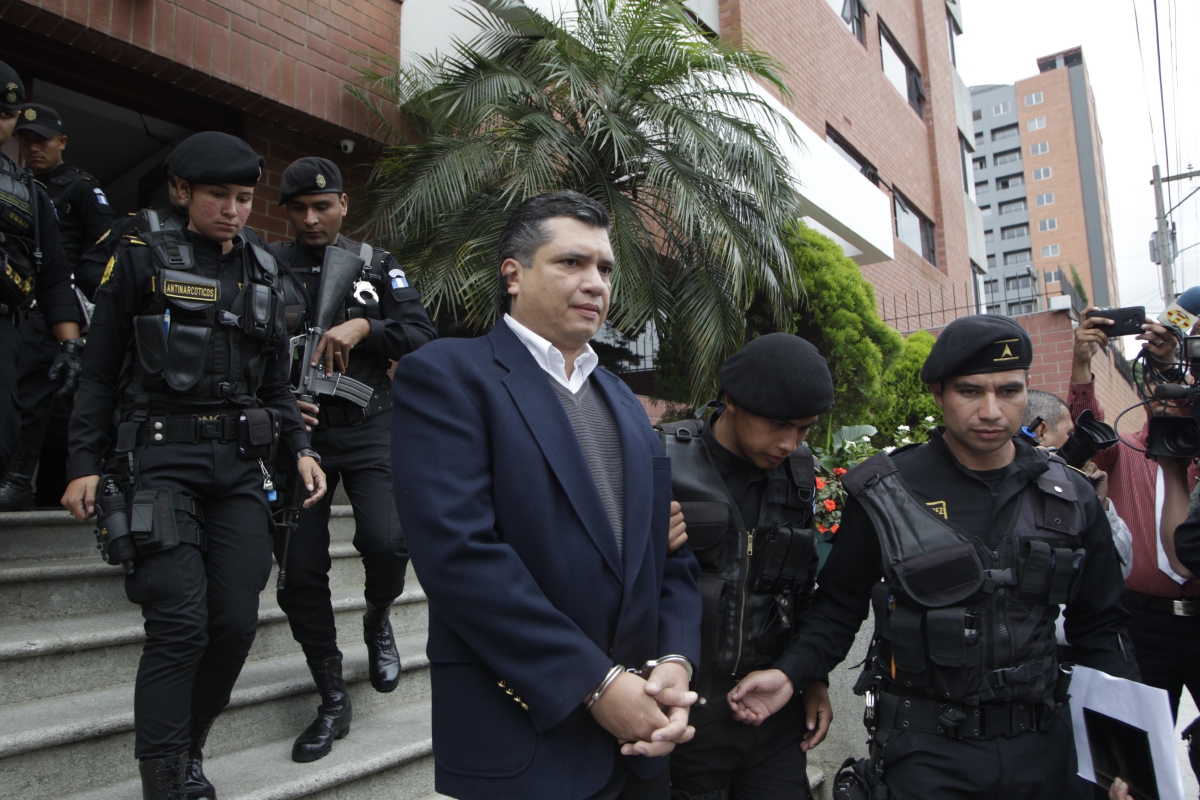 Martínez fue capturado el 9 de julio de 2015, en el apartamento del edificio Real de la Villa, zona 10, ahora embargado. (Foto Prensa Libre: Hemeroteca PL)