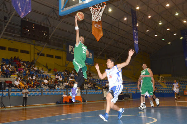 Alejandro Carrillo fue uno de los jugadores valiosos del encuentro de semifinales. (Foto Prensa Libre: cortesía FedeBaloncesto)
