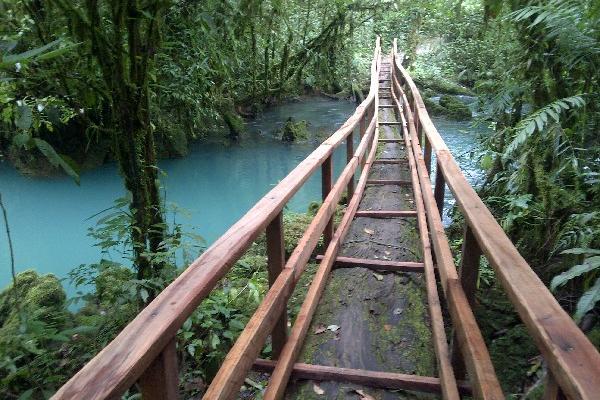 En el sitio  Hun nal ye se pueden llevar a cabo  actividades acuáticas.