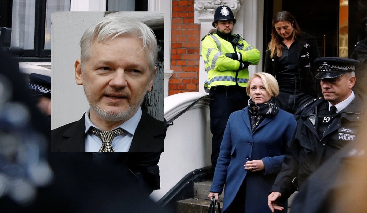 Julian Assange comenzó a ser interrogado por fiscales en la embajada ecuatoriana en Londres. (Foto Prensa Libre: AP)
