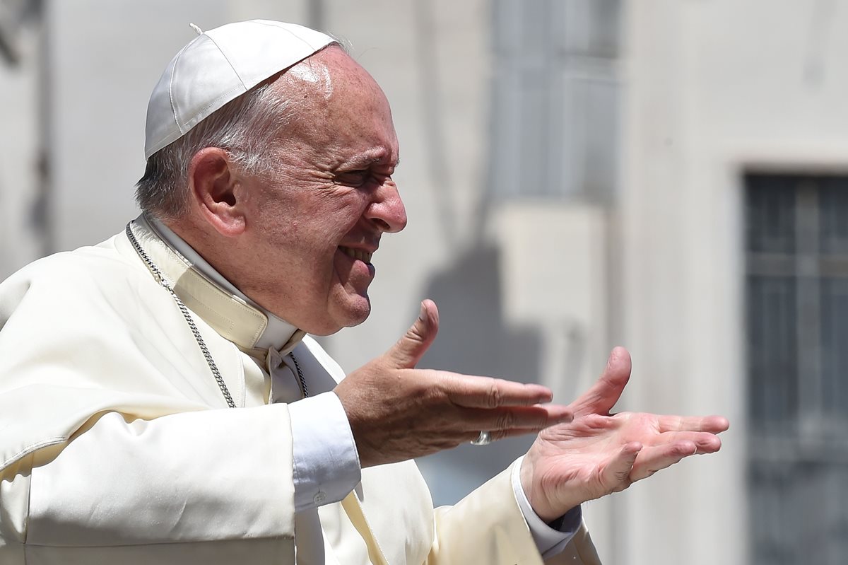 El papa Francisco afirma que “la mayoría” de matrimonios católicos no son válidos. (Foto Prensa Libre: AFP).
