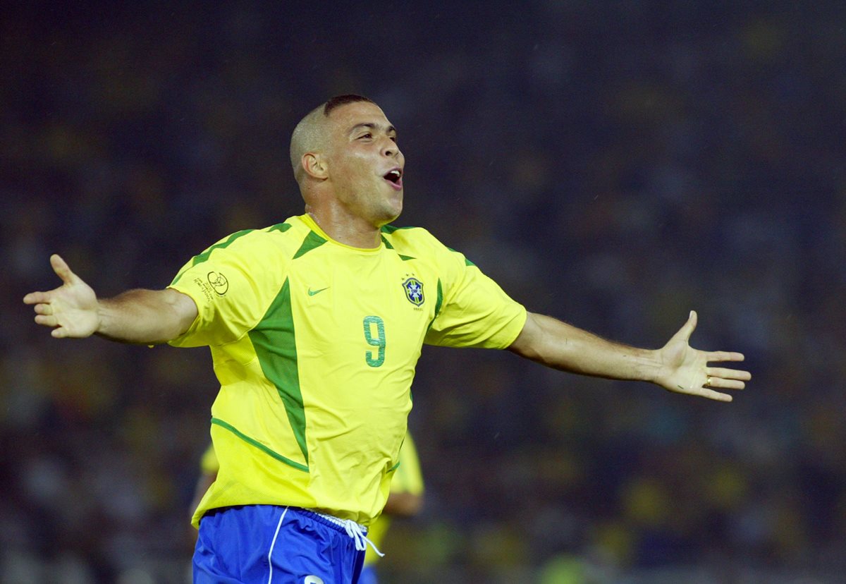 El brasileño Ronaldo es considerado por muchos como el mejor delantero del mundo en toda la historia. (Foto Prensa Libre: Hemeroteca PL)
