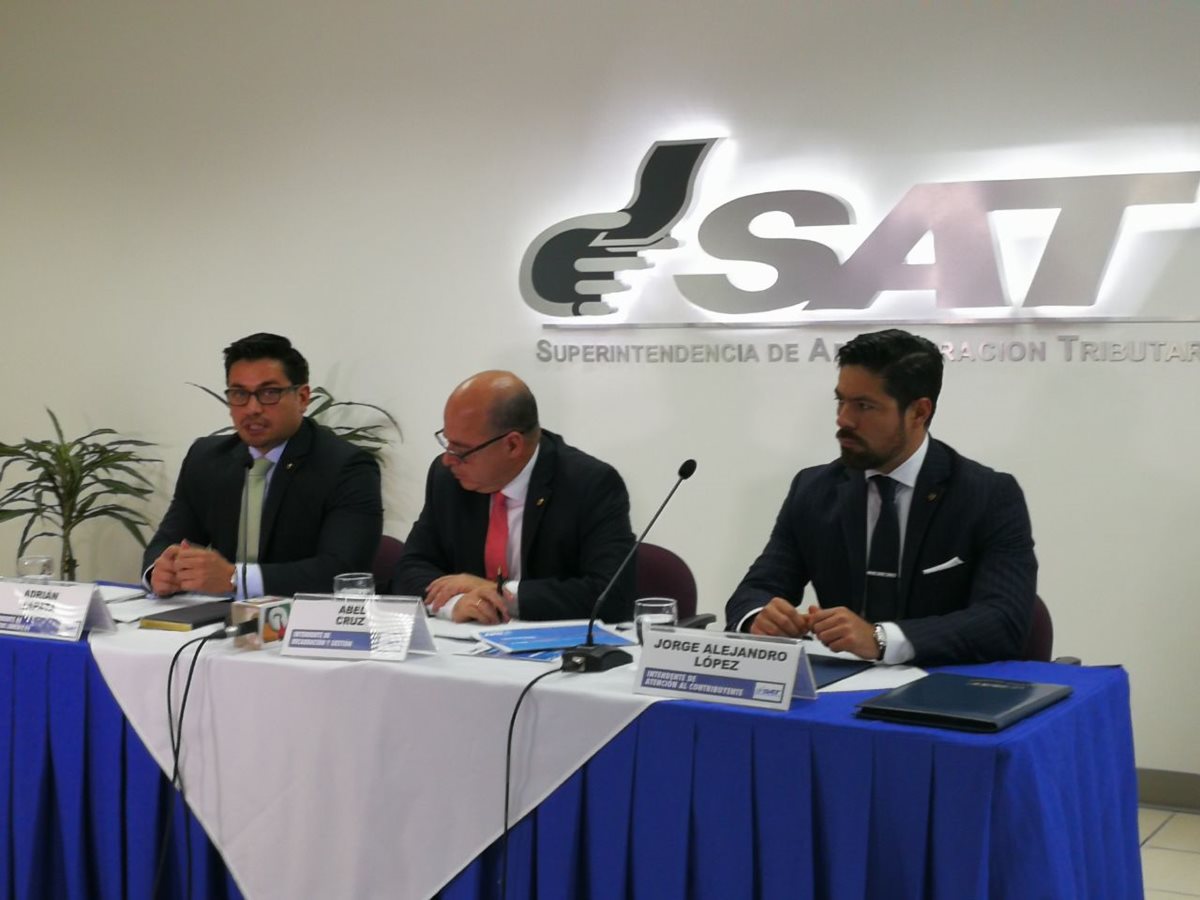 Autoridades de la SAT dieron a conocer resultados de recaudación correspondientes a marzo del 2017. (Foto Prensa Libre: Urias Gamarro)