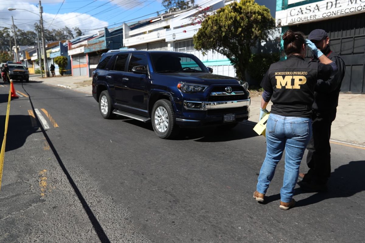 El ataque ocurrió en la 11 avenida y 32 calle de la colonia Las Charcas, zona 11. (Foto Prensa Libre: Carlos Hernández)
