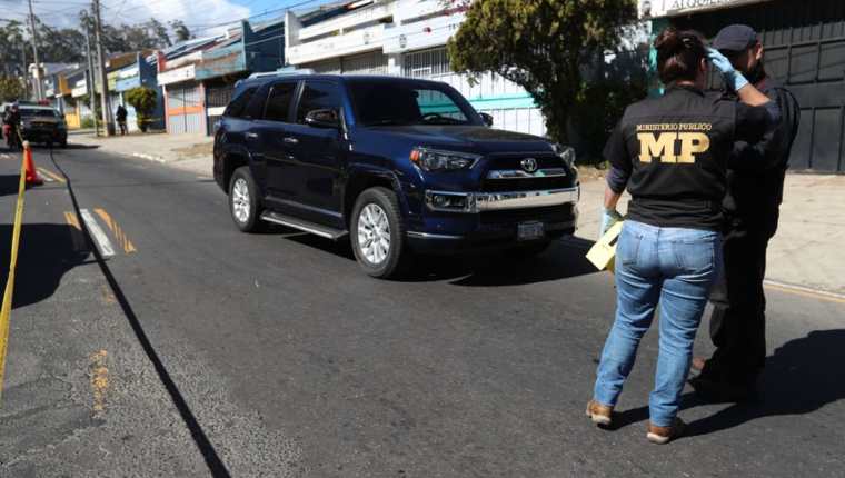 El ataque ocurrió en la 11 avenida y 32 calle de la colonia Las Charcas, zona 11. (Foto Prensa Libre: Carlos Hernández)