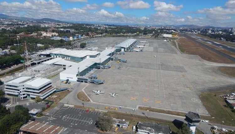 El Aeropuerto Internacional La Aurora ha pasado por varias remodelaciones. (Foto, Prensa Libre: Hemeroteca PL).