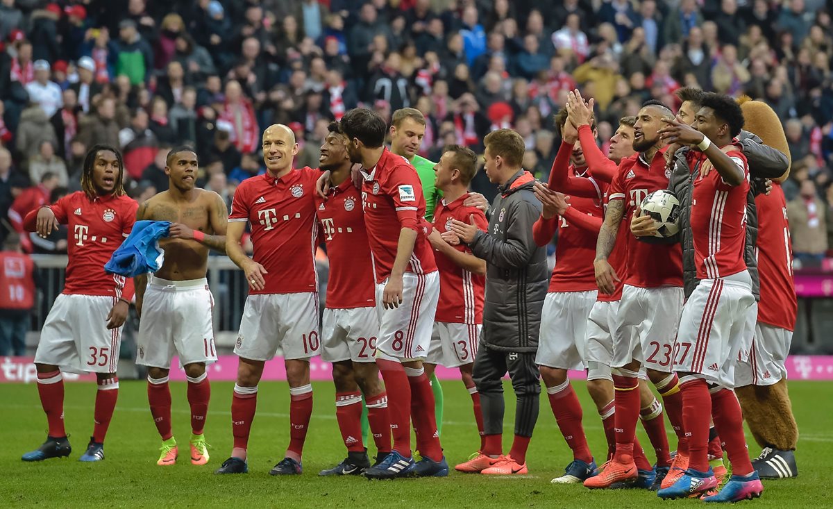 El Bayern se mantiene como el líder de la Bundesliga y apunta al título. (Foto Prensa Libre: AFP)