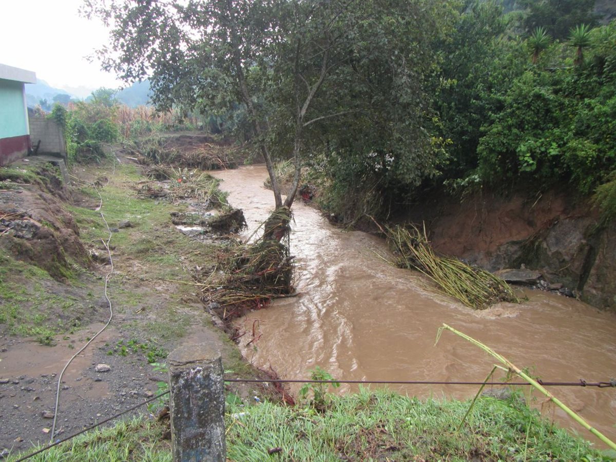 Las constantes lluvias han generado crecida de ríos en Uspantán. (Foto Prensa Libre: Héctor Cordero).