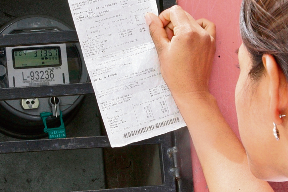Las distribuidoras de energía difieren respecto del enfoque que debe ser cobrado el subsidio. (Foto Prensa Libre: Daniel Herrera)
