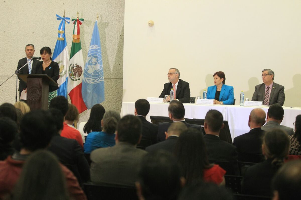 Unicef presenta el informe sobre trata de personas y sus redes en el país. (Foto Prensa Libre: Esbin García)