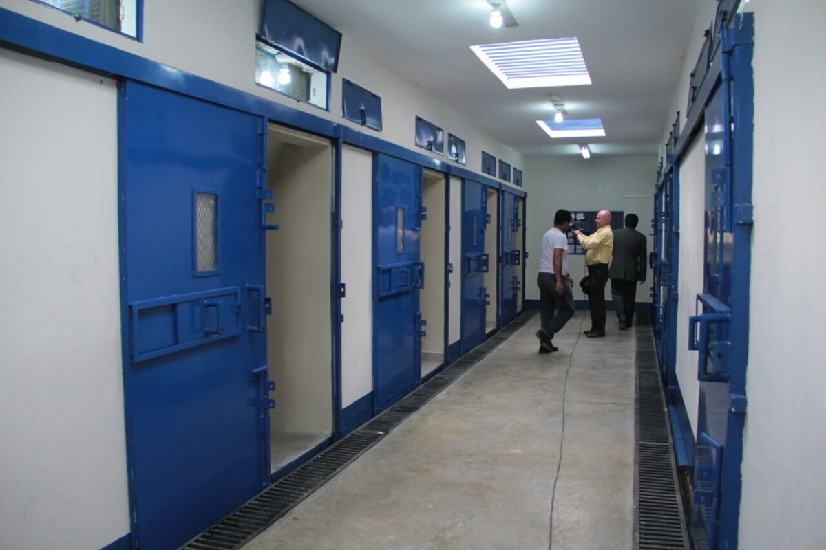 La primera sección de la cárcel tiene 16 celdas. (Foto Prensa Libre: Mingob)