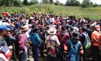 Pobladores de Batzulá se enfrentaron a vecinos de Chiúl, Cunén, Quiché, por un proyecto de agua entubada. (Foto Prensa Libre: Héctor Cordero)