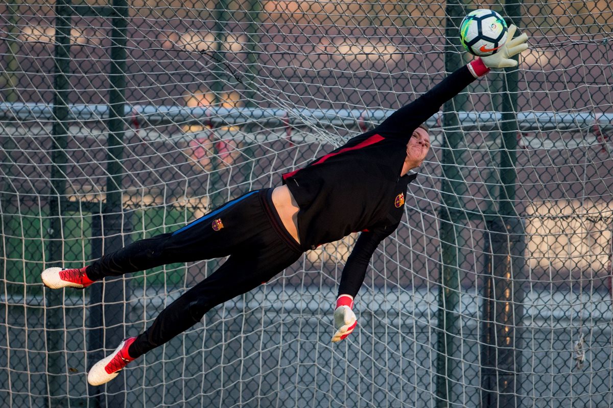 El guardameta del Barcelona Marc Ter Stegen encabeza el listado de jugadores de la Selección de Alemania. (Foto Prensa Libre: AFP)