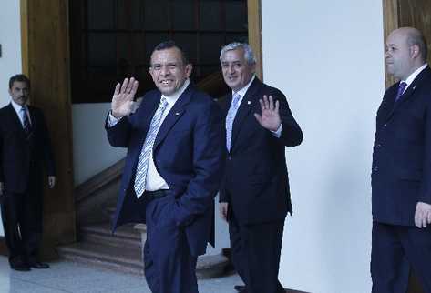 PORFIRIO LOBO, presidente de Honduras, y Otto Pérez Molina, en la Casa Presidencial.