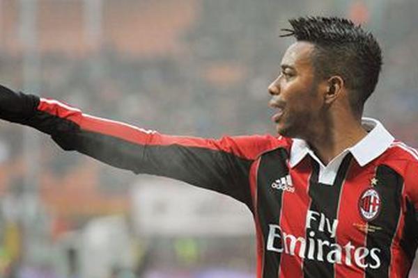 El club brasileño Santos, hizo una oferta por el delantero Robinho, del Milan. (Foto Prensa Libre: EFE)