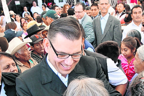 Manuel Baldizón participa en festejo. (Foto Prensa Libre: Archivo)