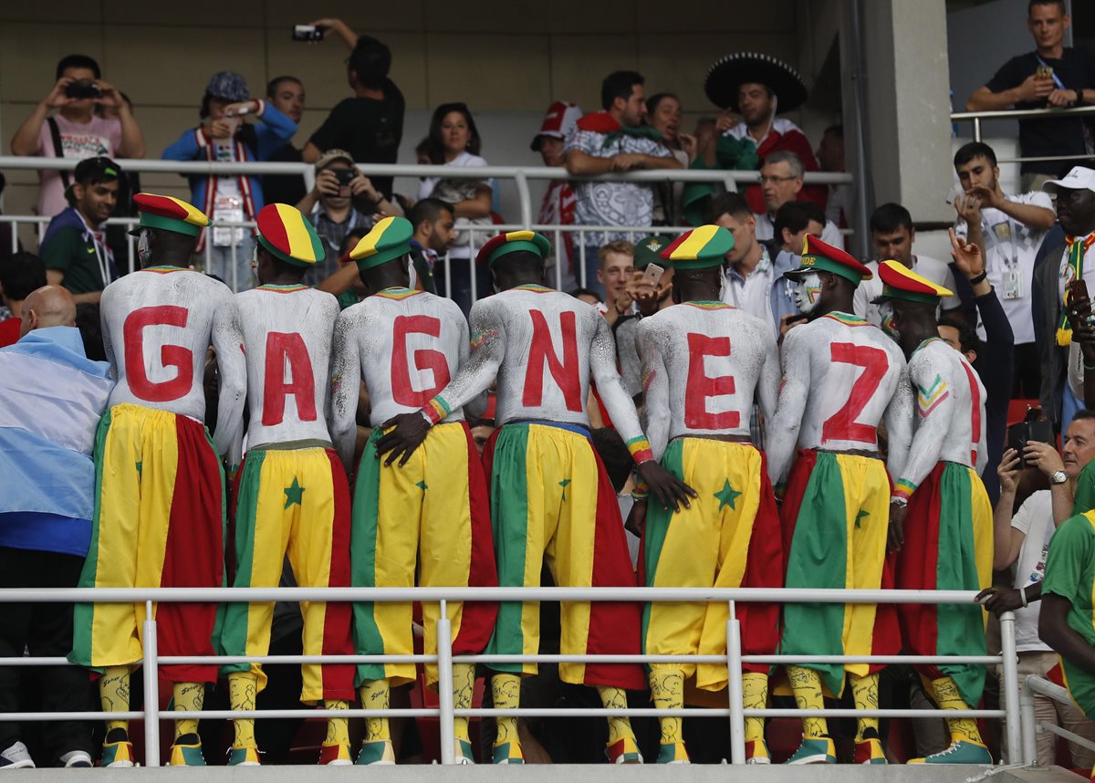 La afición del equipo africano estuvo presente en el Spartak de Moscú. (Foto Prensa Libre: EFE)