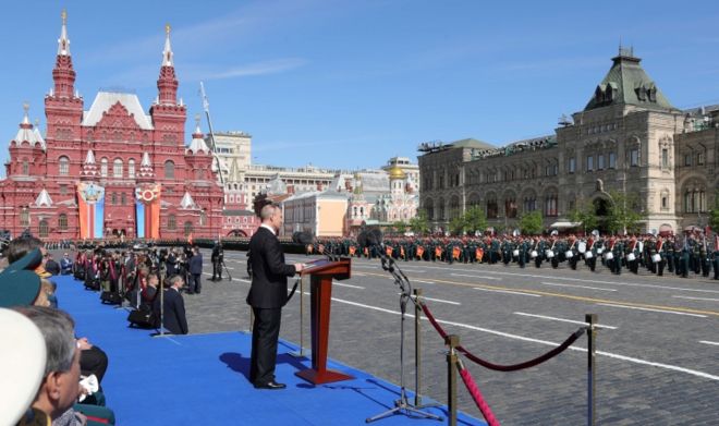Putin presidió el desfile del Día de la Victoria, como cada 9 de mayo. EPA