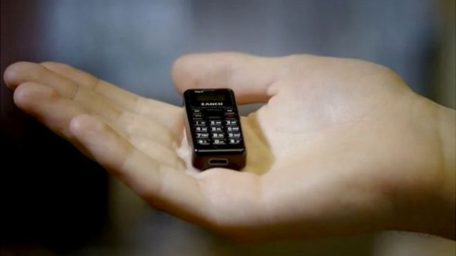 El celular mide menos de 5 cm y pesa 13 gramos, aseguran desde la compañía. (Foto: Cortesía Clubit New Media).