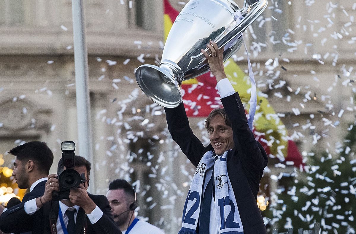 El jugador croata del Real Madrid, Luka Modric, recientemente se coronó monarca de la Liga de Campeones de Europa. (Foto Prensa Libre: EFE)