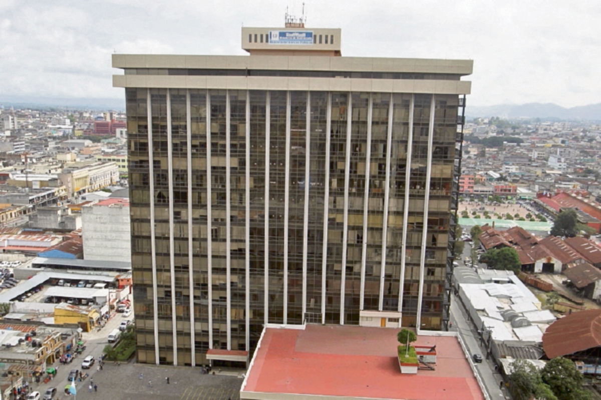El ministerio realizará este martes la segunda venta de bonos del Tesoro en el mercado local. (Foto Prensa Libre: Paulo Raquec)