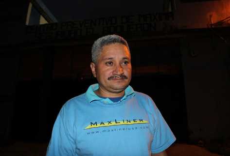 Luis Enrique Cáceres Betancourt quedó libre, luego que se le otorgó una medida sustitutiva. El hombres está ligado a proceso por el crimen del párroco de Cuilapa, Santa Rosa. (Foto Prensa Libre: