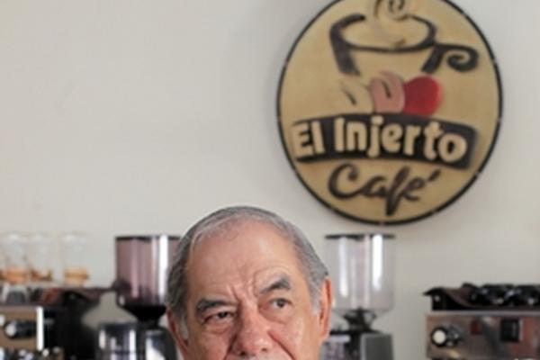Arturo Aguirre es dueño de la finca El Injerto, una de las más importantes productoras de café del país. (Foto Prensa Libre: Ewwin Bercián)<br _mce_bogus="1"/>
