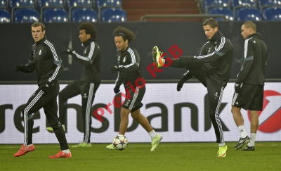 Los jugadores del Real Madrid entrenaron ayer en Gelsenkirchen en el estadio que será sede del juego de hoy. (Foto Prensa Libre: AP)