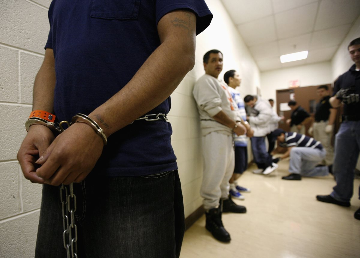 Los migrantes con delitos menores en California pueden evitar su deportación. (Foto: Hemeroteca PL)